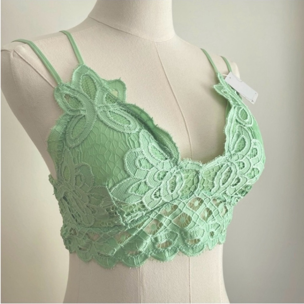 NWT Anemone Bralette Size S